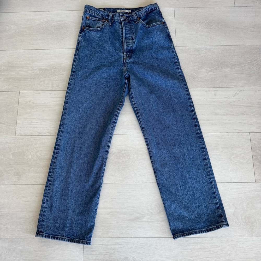 Levi's Women's Straight Leg Jeans - Classic Blue Denim